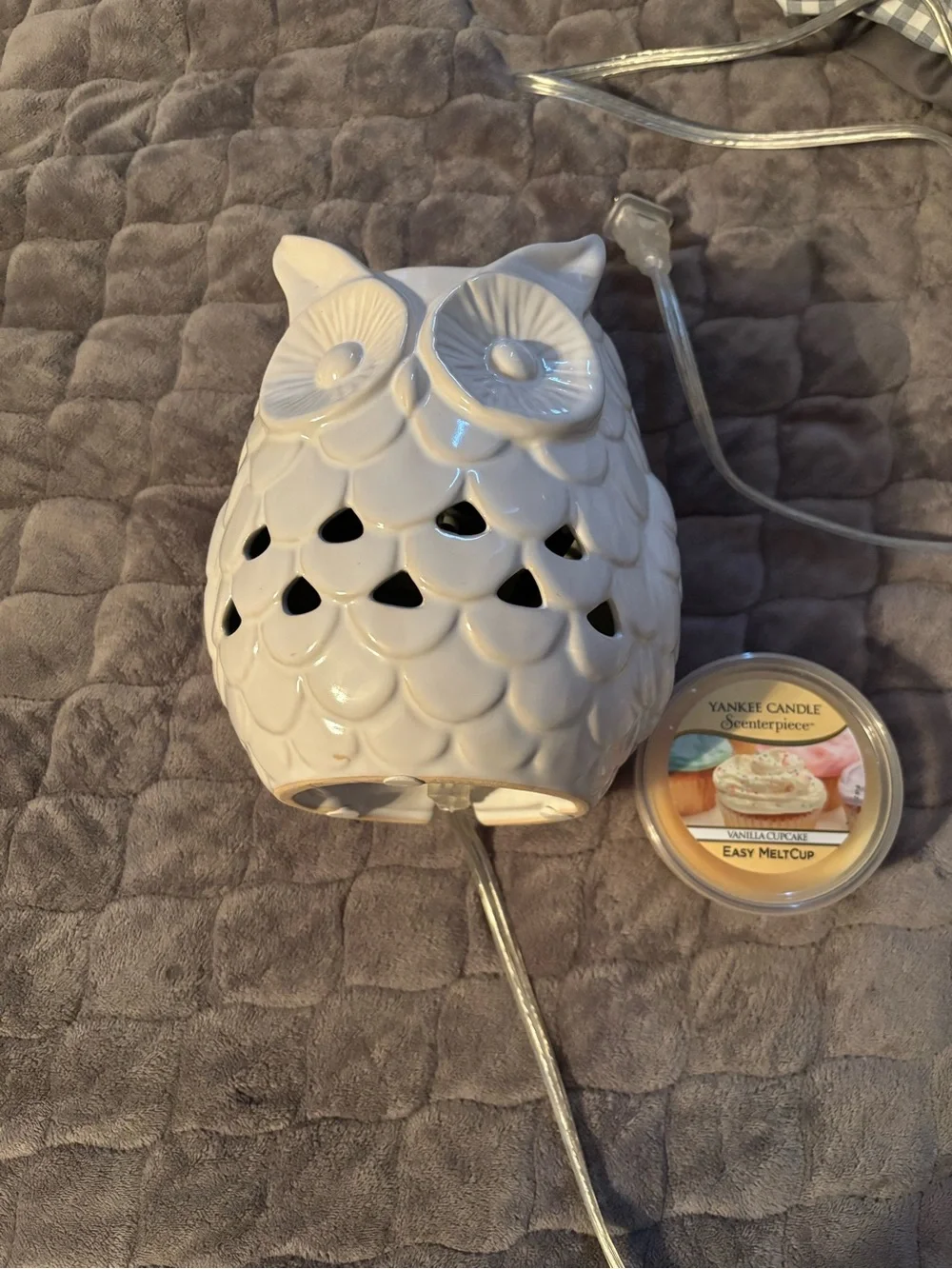Yankee Candle White Ceramic Owl Scenterpiece